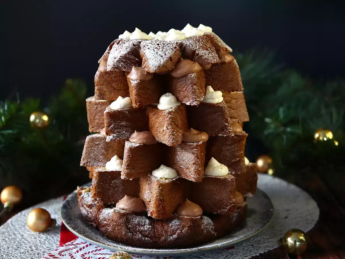 Recept Pandoro briós, nutella krémmel és vaníliakrémmel töltve, karácsonyfa alakban
