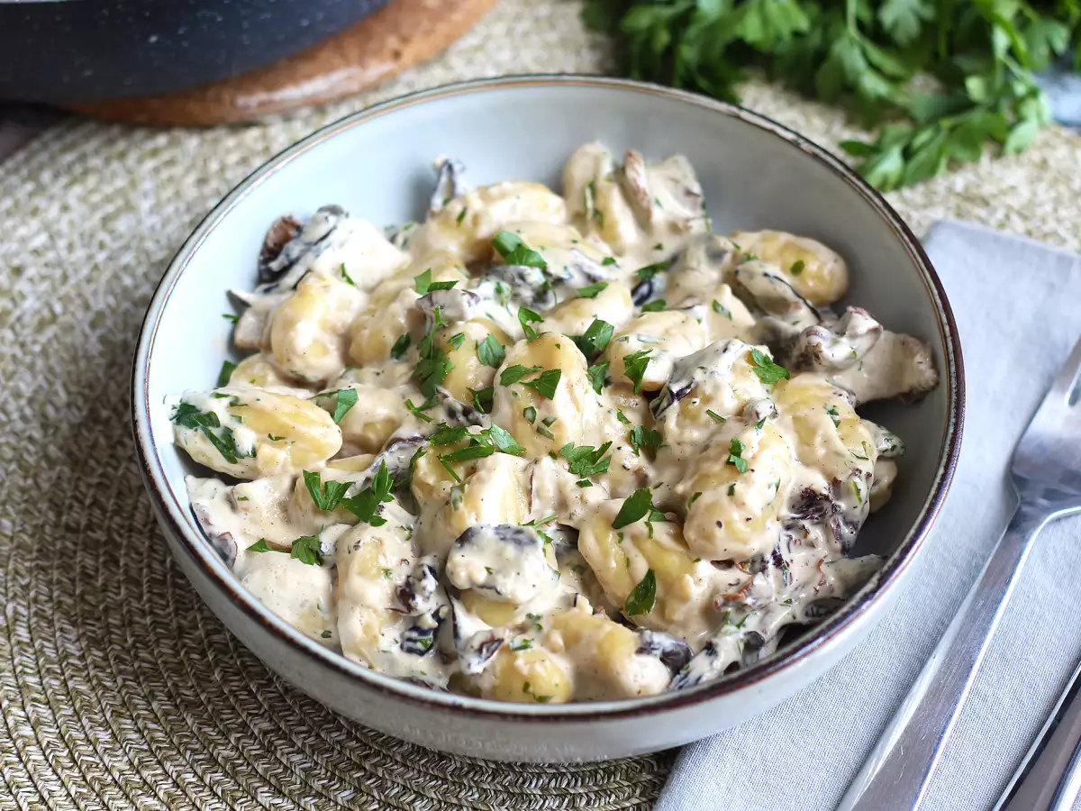 Recept Gnocchi gombával, ízletes és egyszerű első fogás