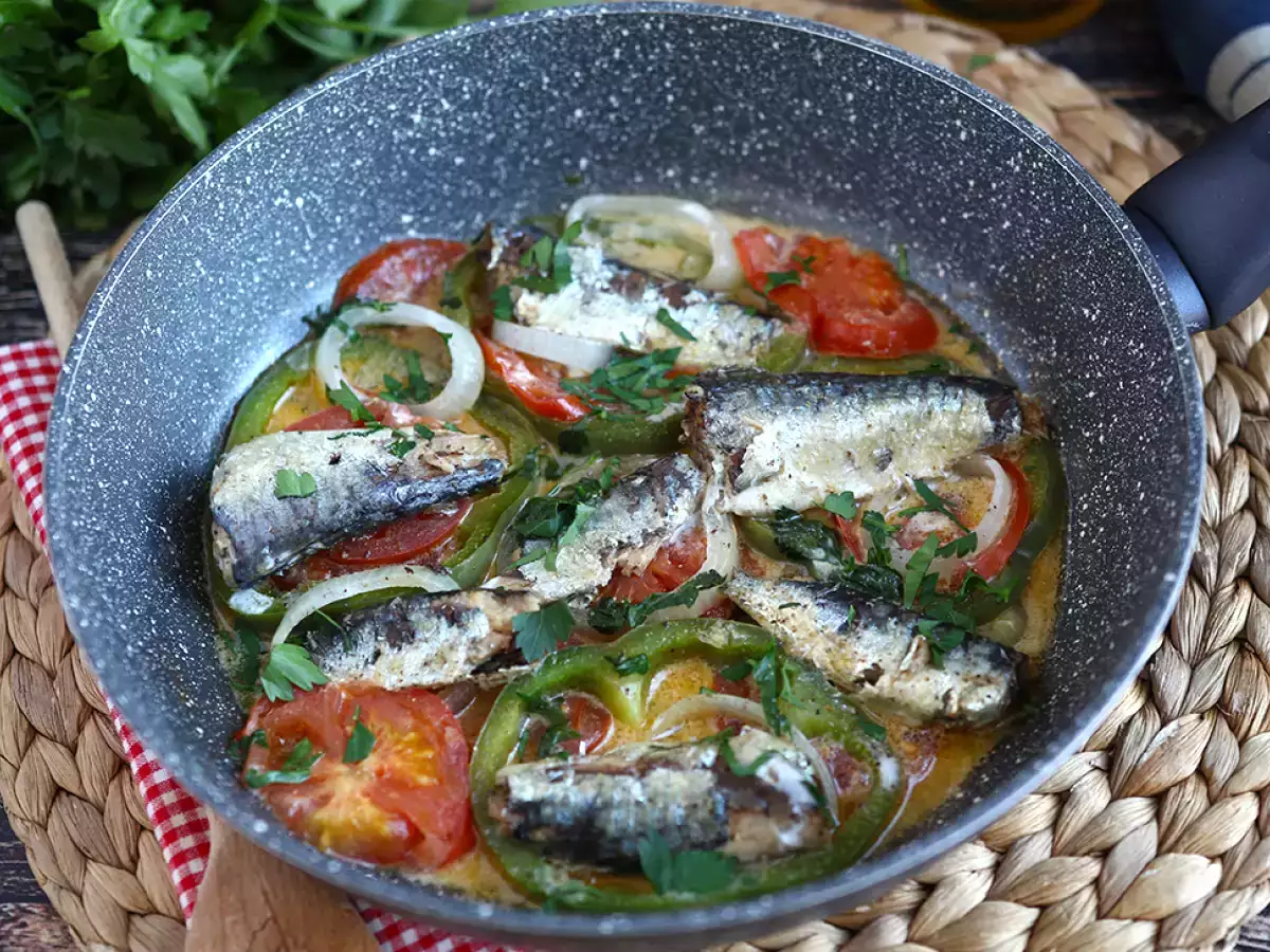 Recept Egyszerű és olcsó szardíniapörkölt