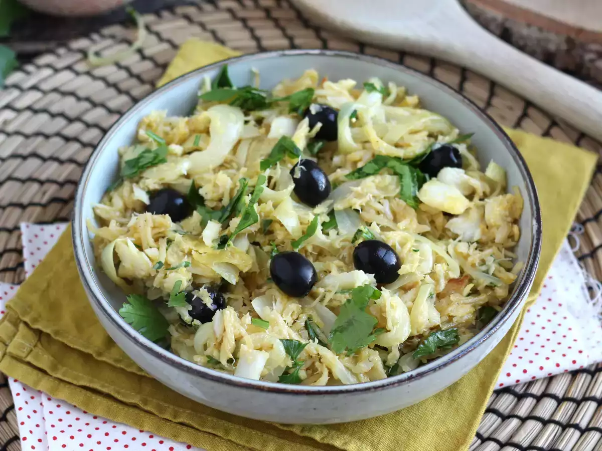 Recept Bacalhau à brás, egy egyszerű és ízletes hagyományos portugál recept