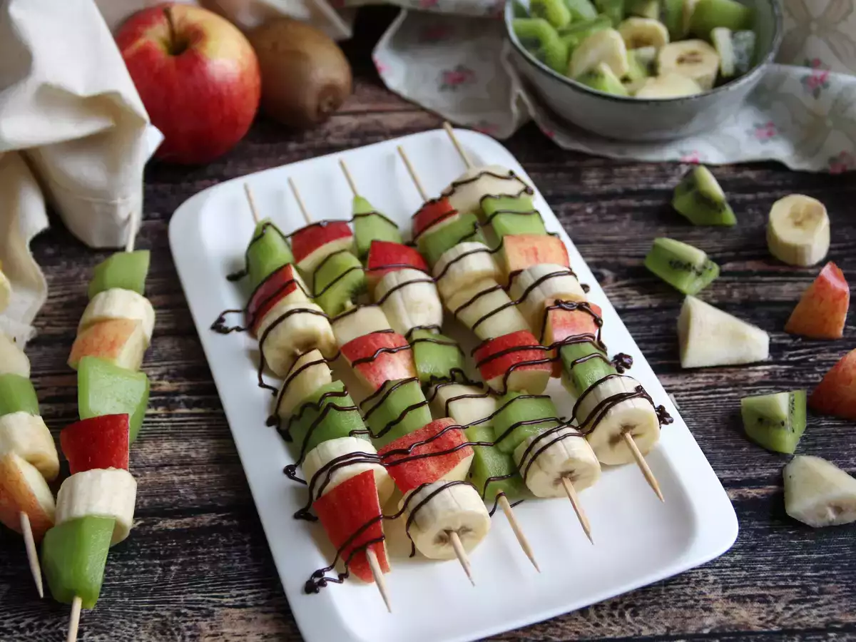 Recept Csokoládés gyümölcsnyársak az extra menő befejezéshez!