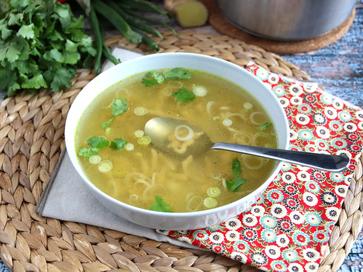 Recept Ázsiai csirkeleves, ultra-illatos és megnyugtató