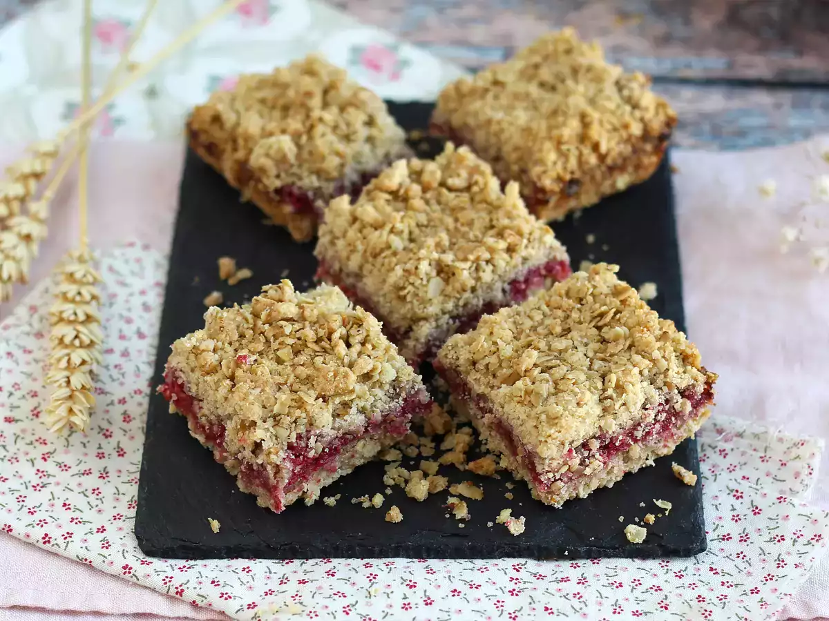 Recept Finom, ropogós málnás morzsatorta