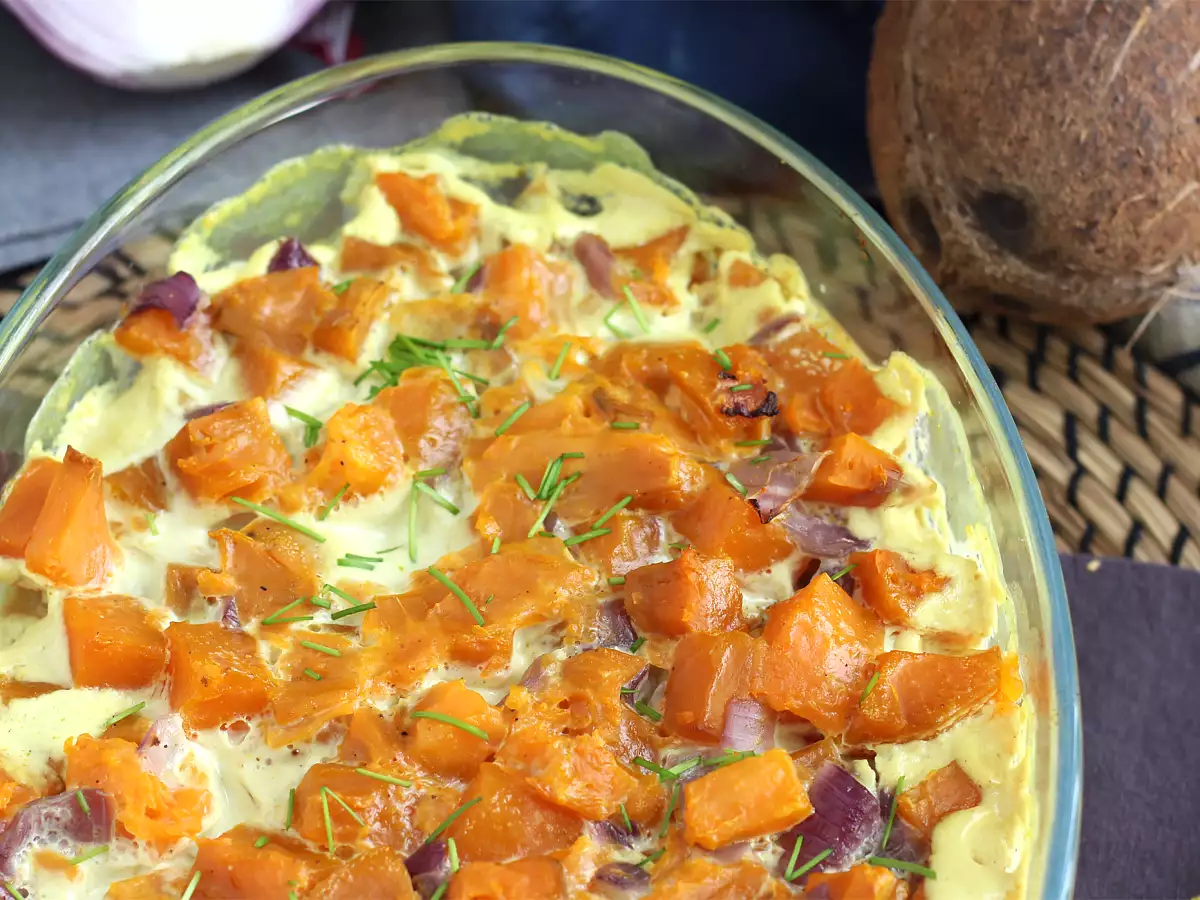 Recept Édesburgonya gratin kókusztejjel és curryvel ízesítve