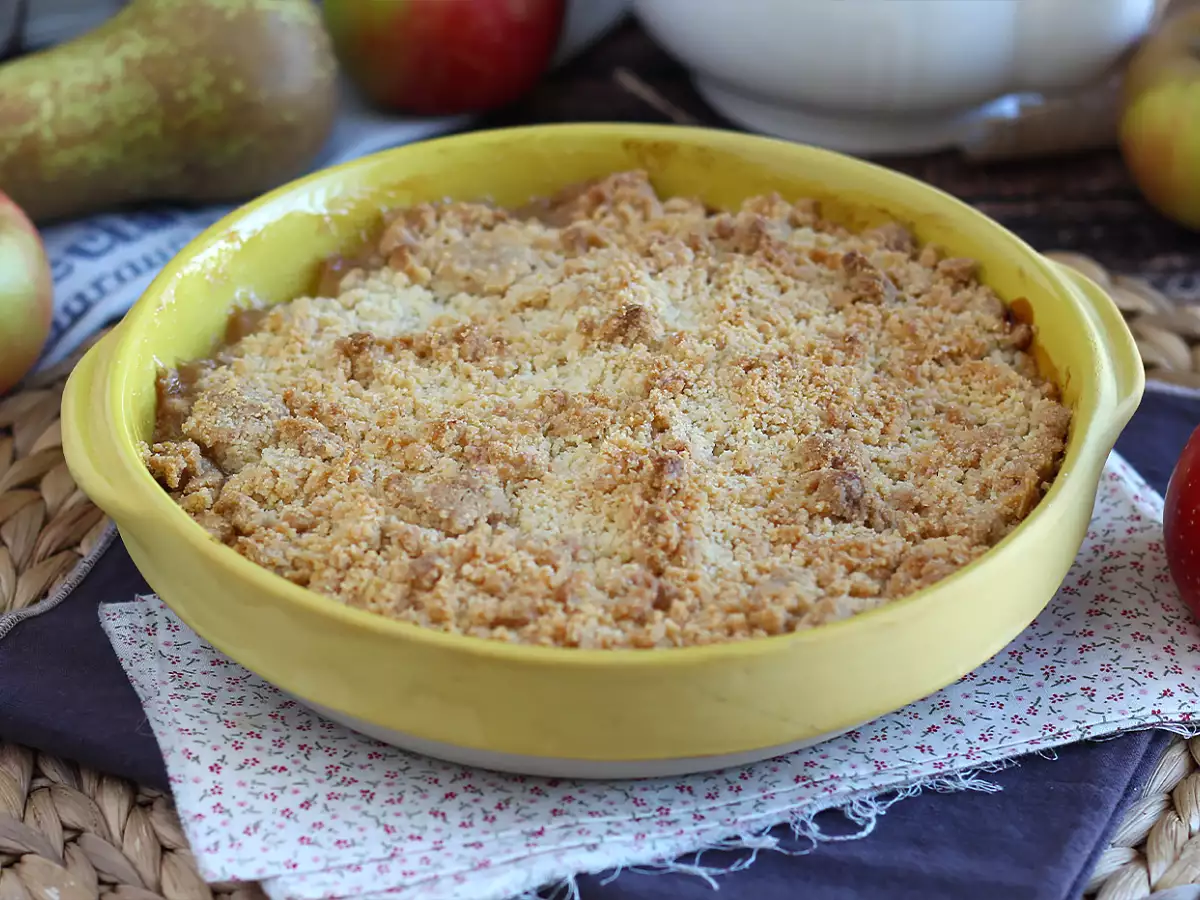 Recept Extra ropogós és olvadó alma-birs morzsa