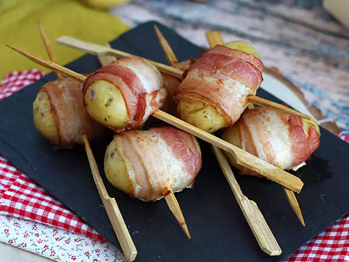 Recept Burgonya és füstölt szalonna nyársak aperitifként