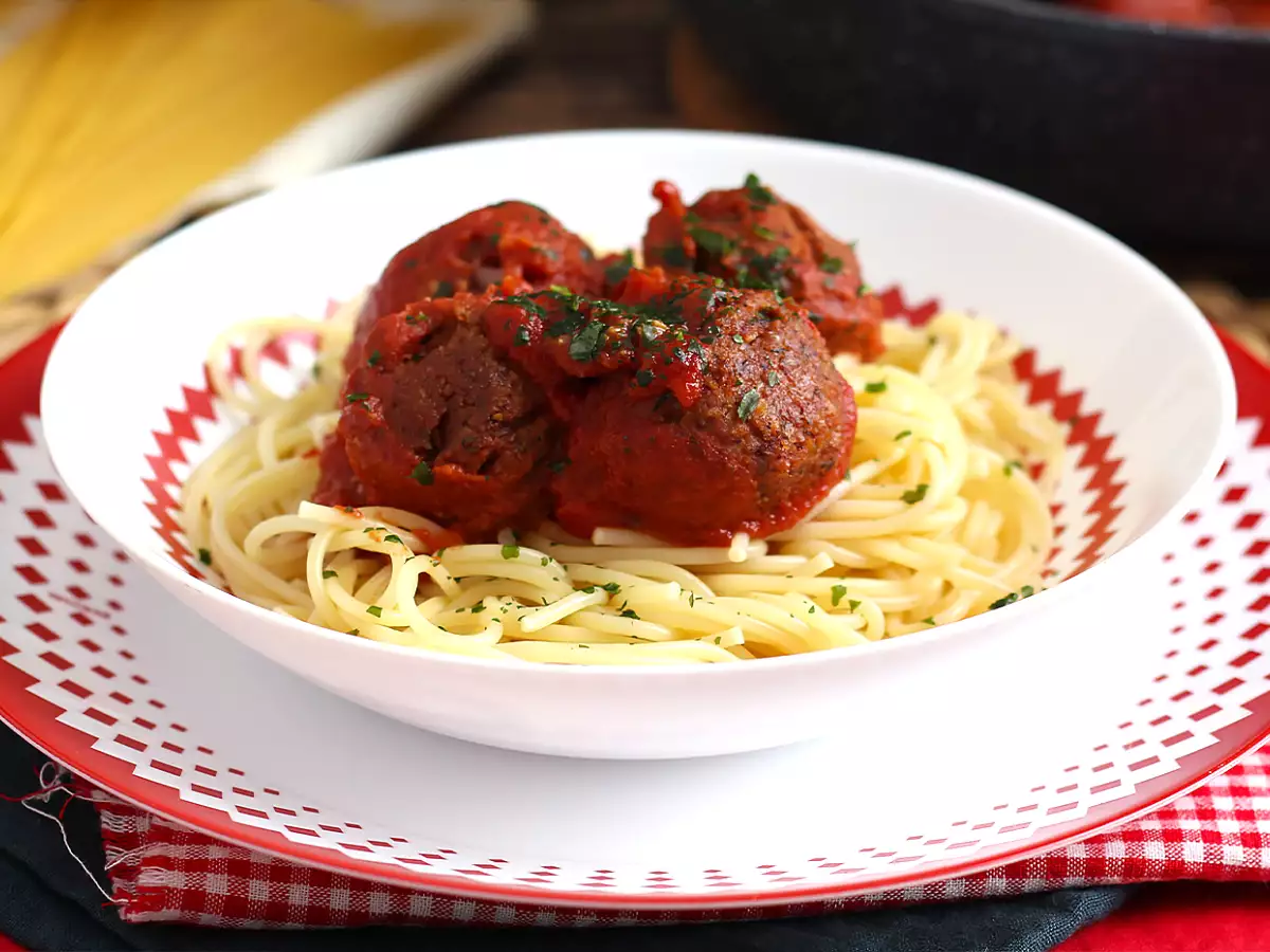Recept Vegetáriánus seitan húsgombócok paradicsomszósszal