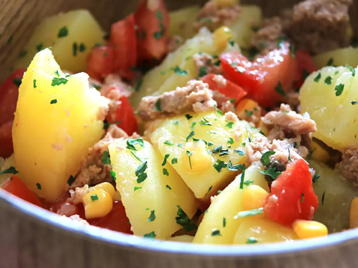 Recept Burgonya, tonhal és paradicsom saláta