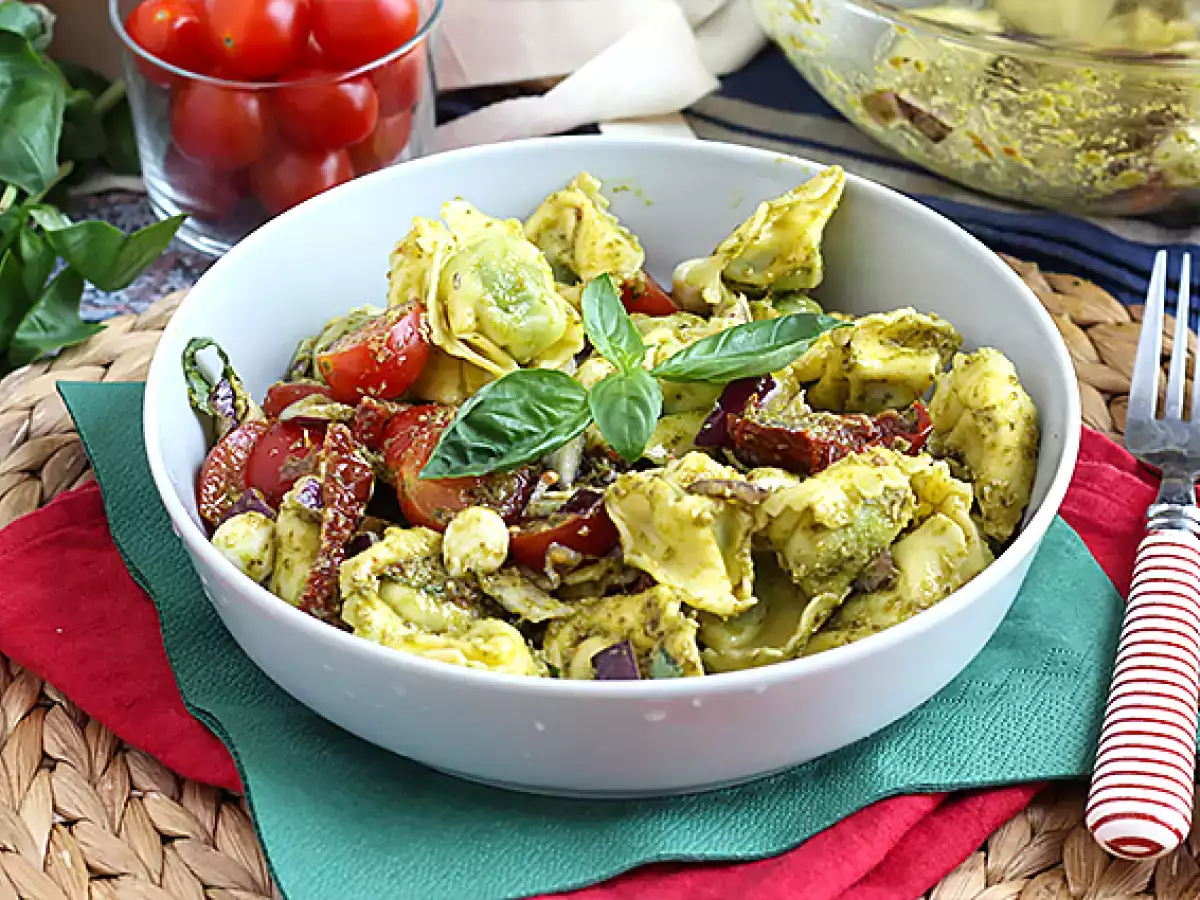 Recept Tortellini és pesto saláta