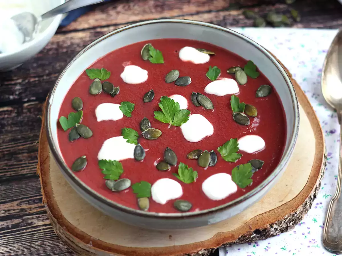Recept Egyszerű és színes céklaleves