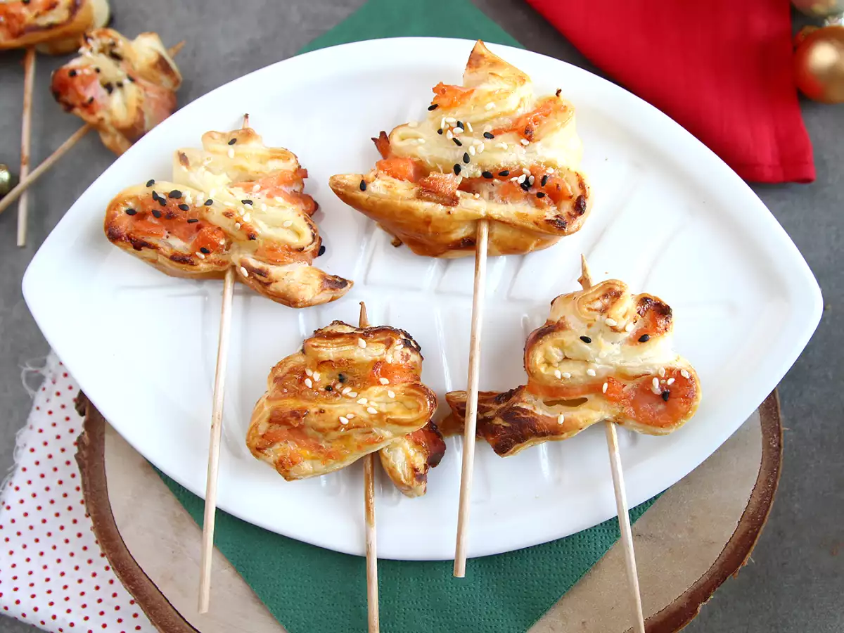Recept Leveles tészta fenyőfák kétféle lazaccal