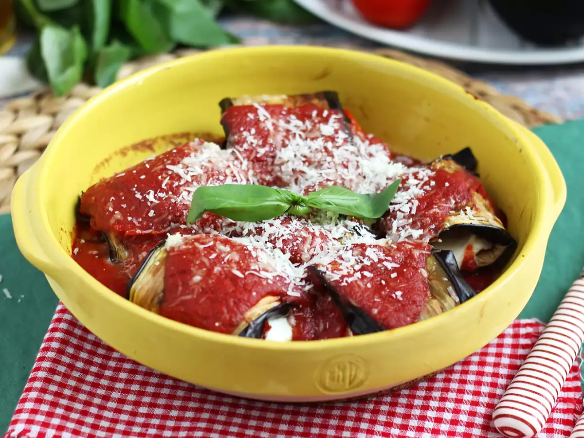 Recept Padlizsán parmigiana tekercsek