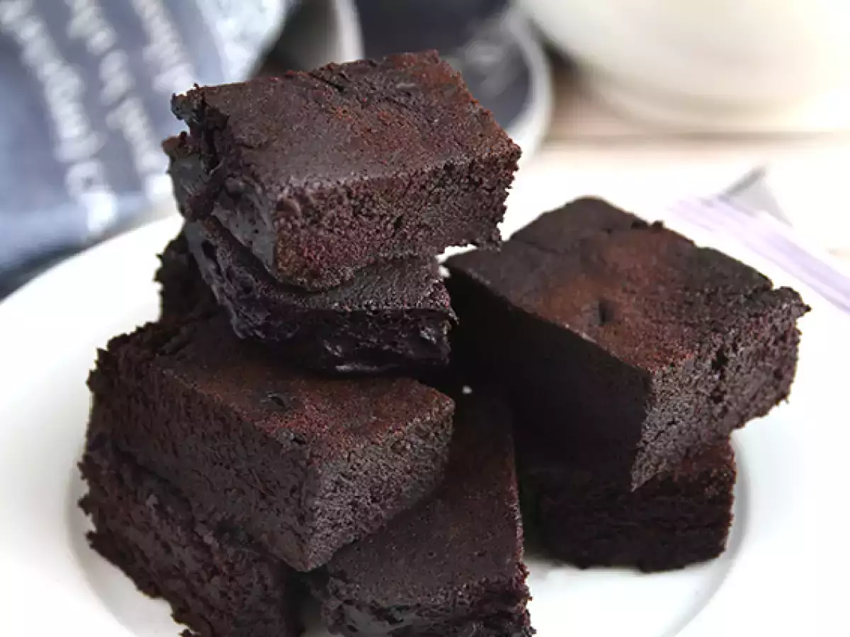 Recept Csokoládé torta tojás nélkül, sütés nélkül, laktóz nélkül, sütő nélkül