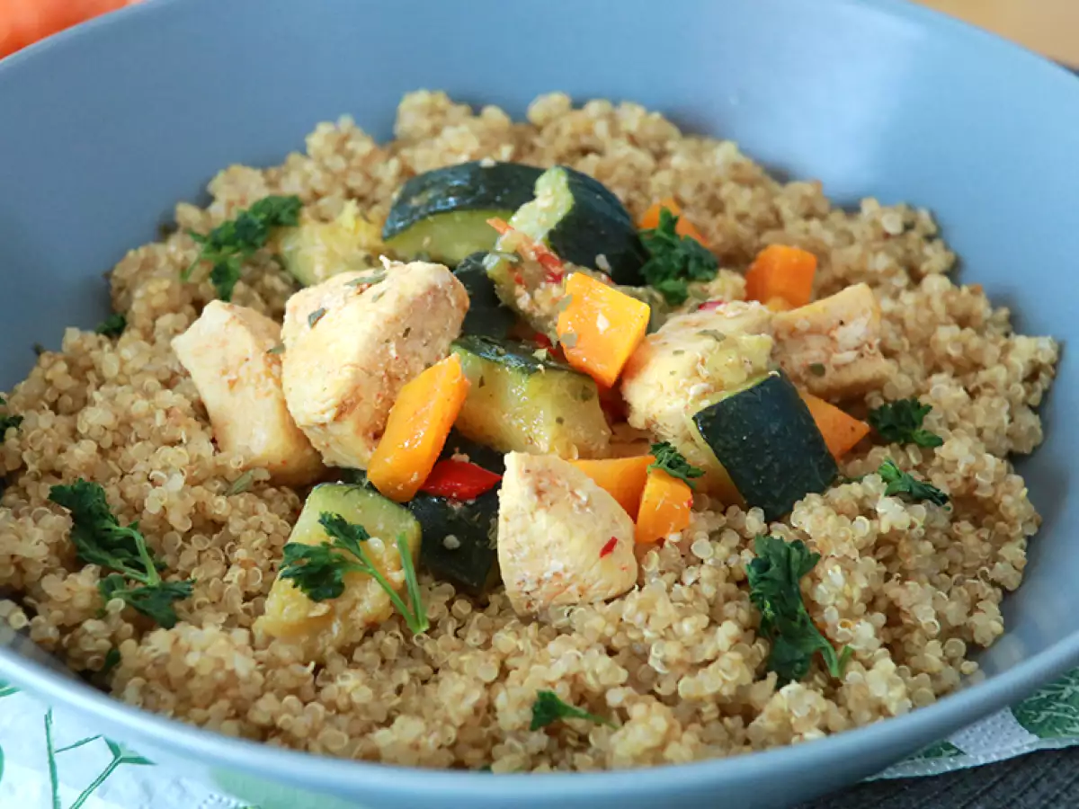 Recept Quinoa zöldségekkel és csirkével