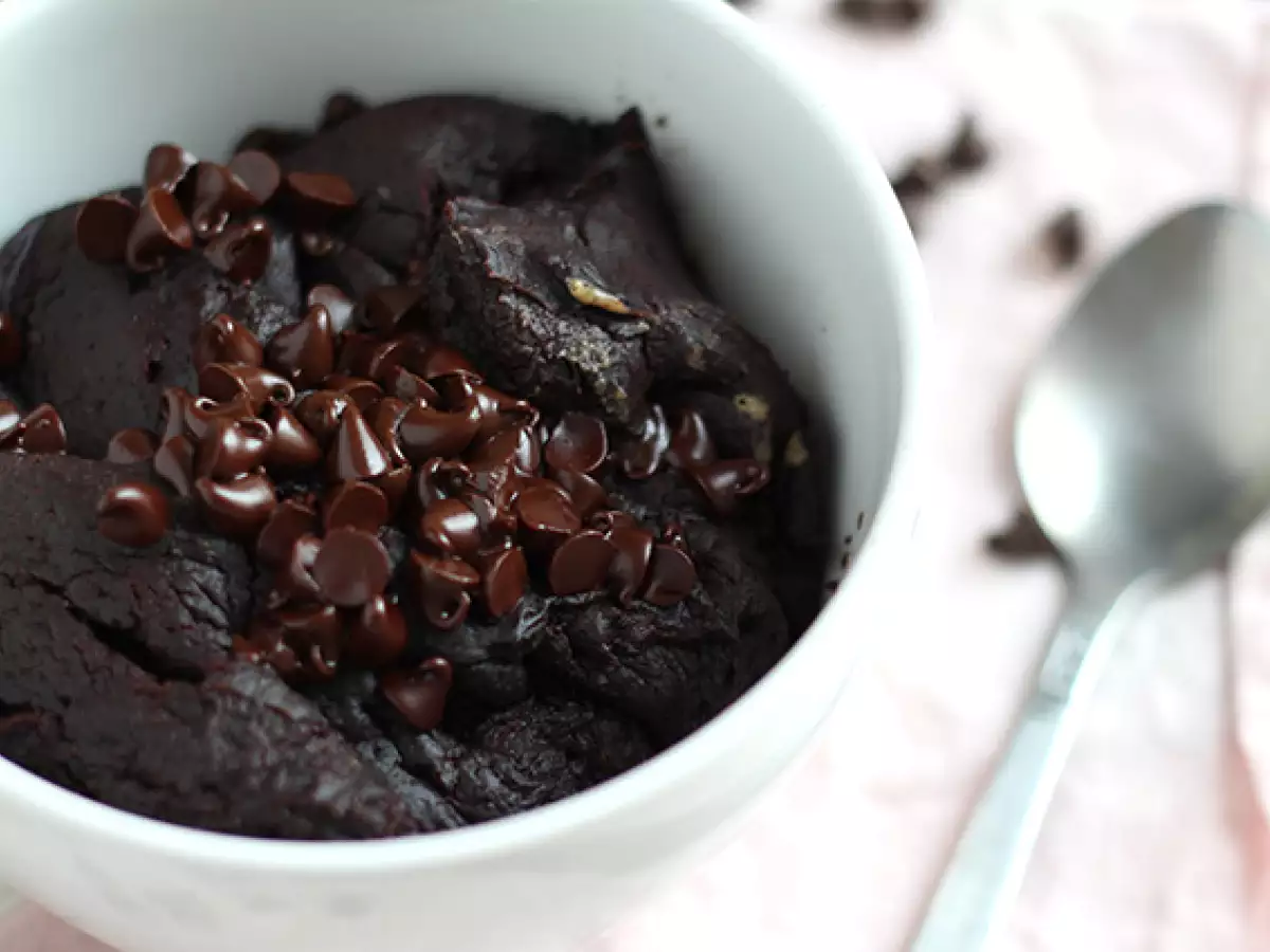 Recept Csokoládé és mogyoróvajas bögretorta a mikrohullámú sütőben 1 perc alatt.