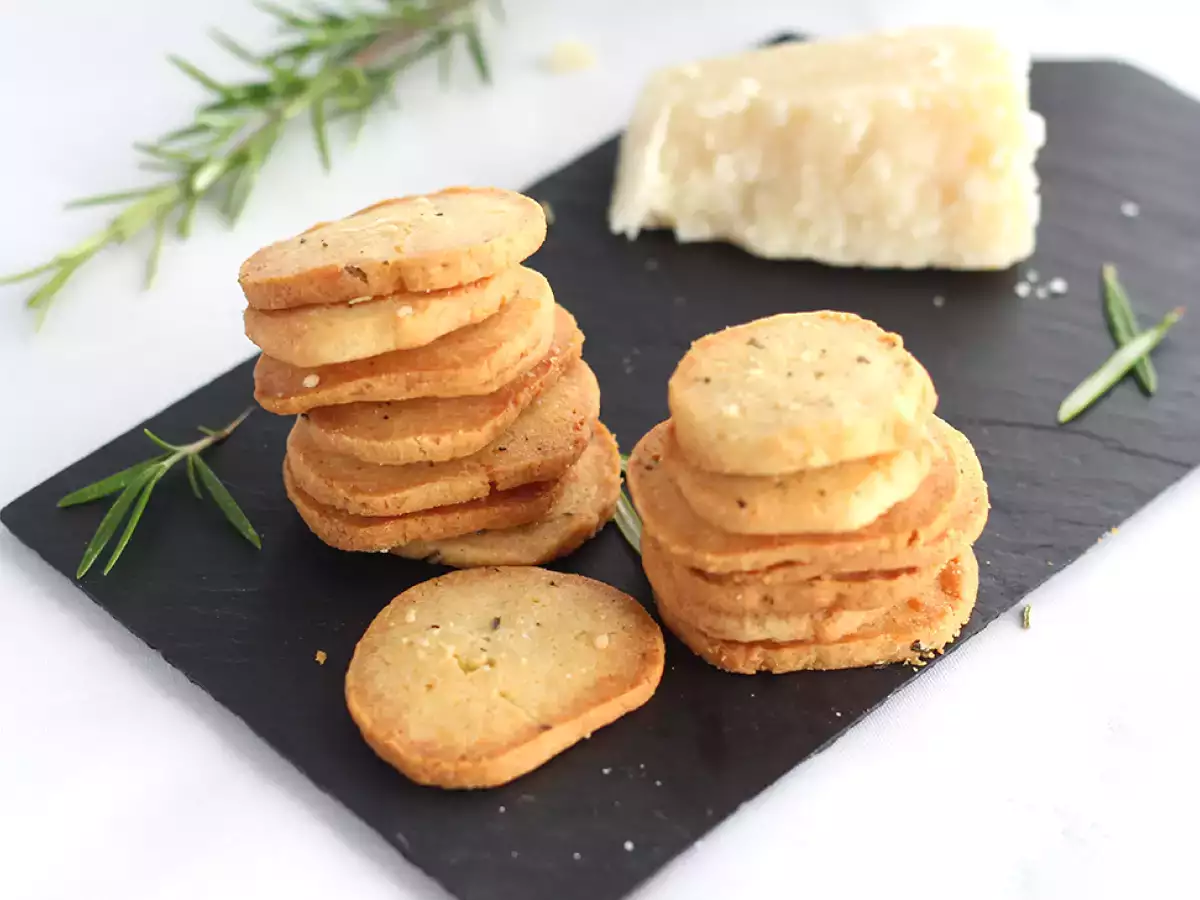 Recept Parmezános és gyógynövényes keksz