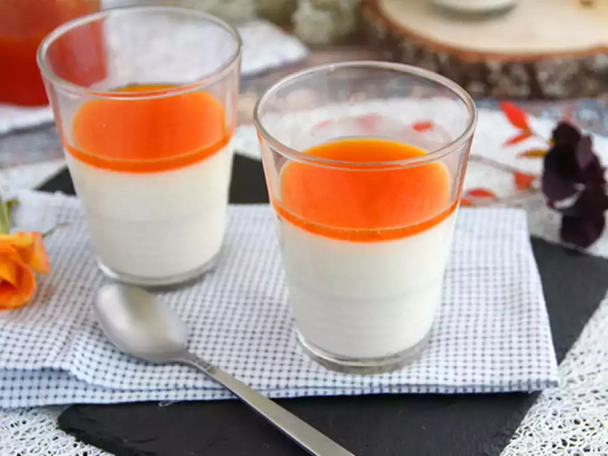 Recept Vaníliás panna cotta sárgabarack coulis-szal