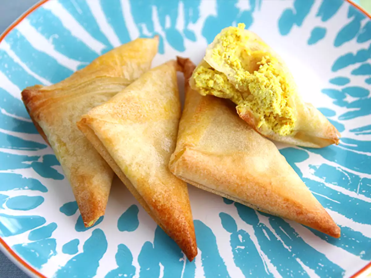 Recept Szamóca curryvel