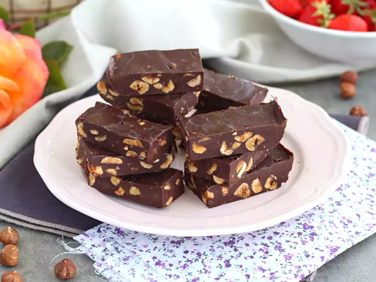 Recept Mogyorós fudge - csokoládé és mogyoró négyzetek