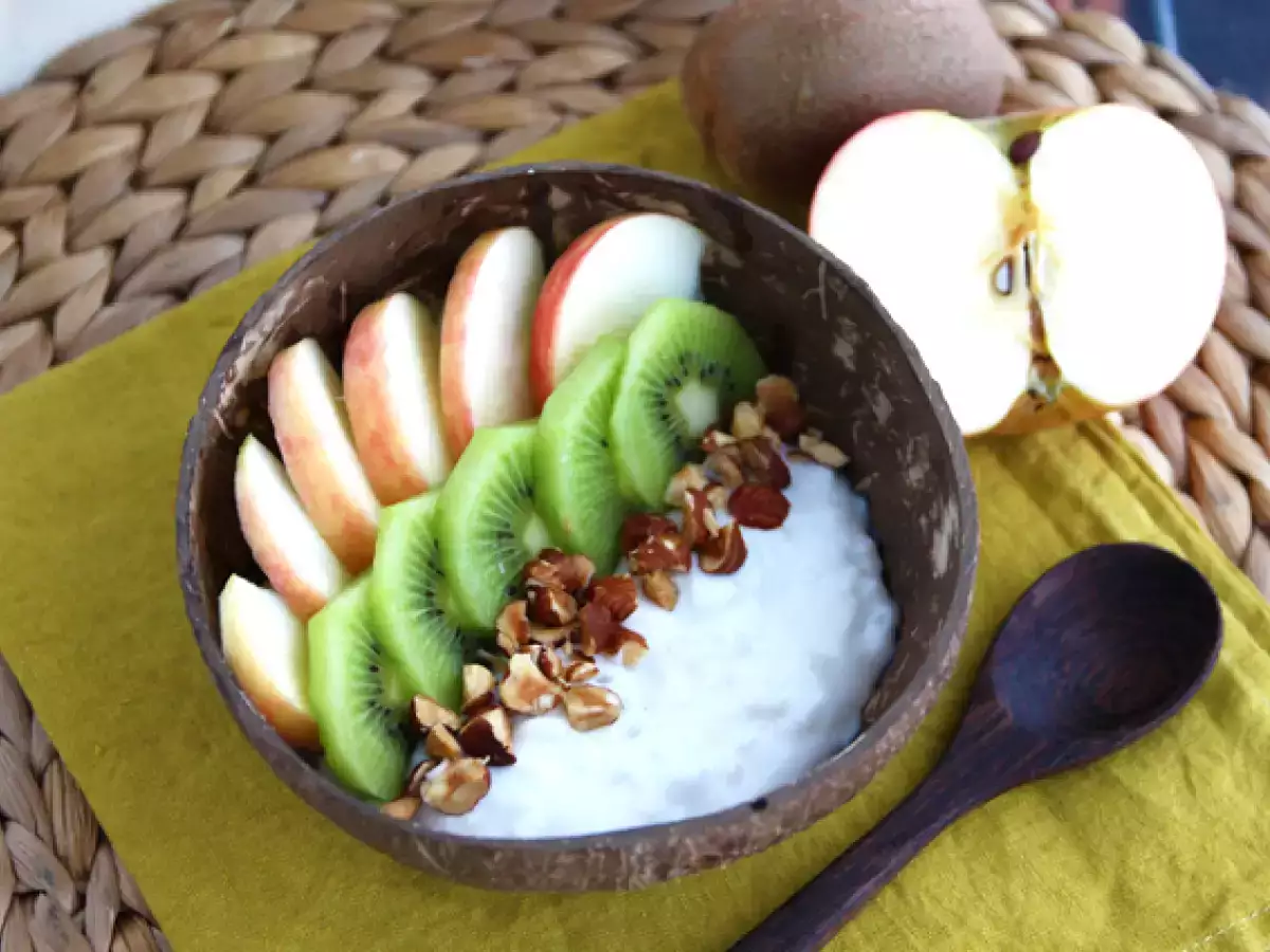 Recept Kókusz, alma, kivi és mogyoró joghurtos snack