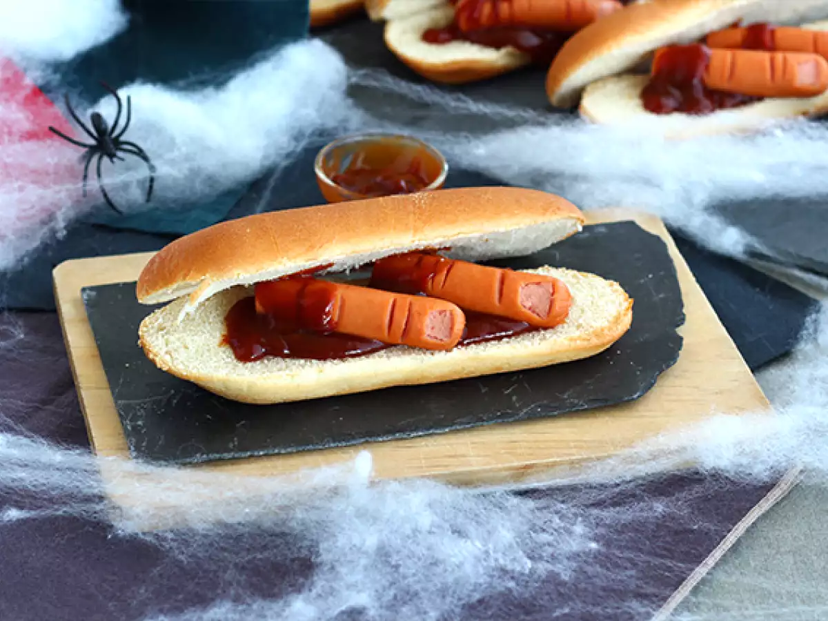 Recept Véres halloween hot dogok