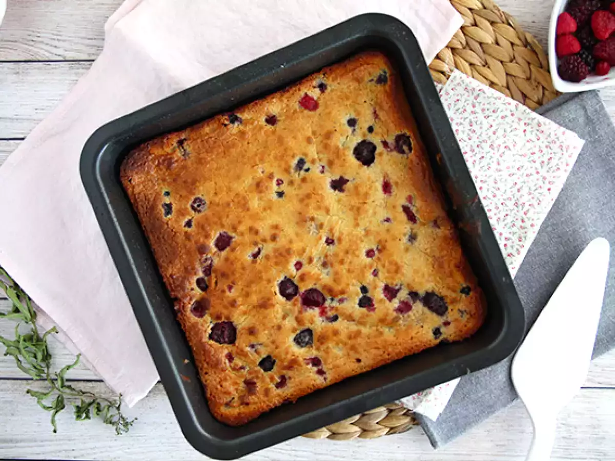 Recept Fehér csokoládé és piros gyümölcsös brownie (blondie)