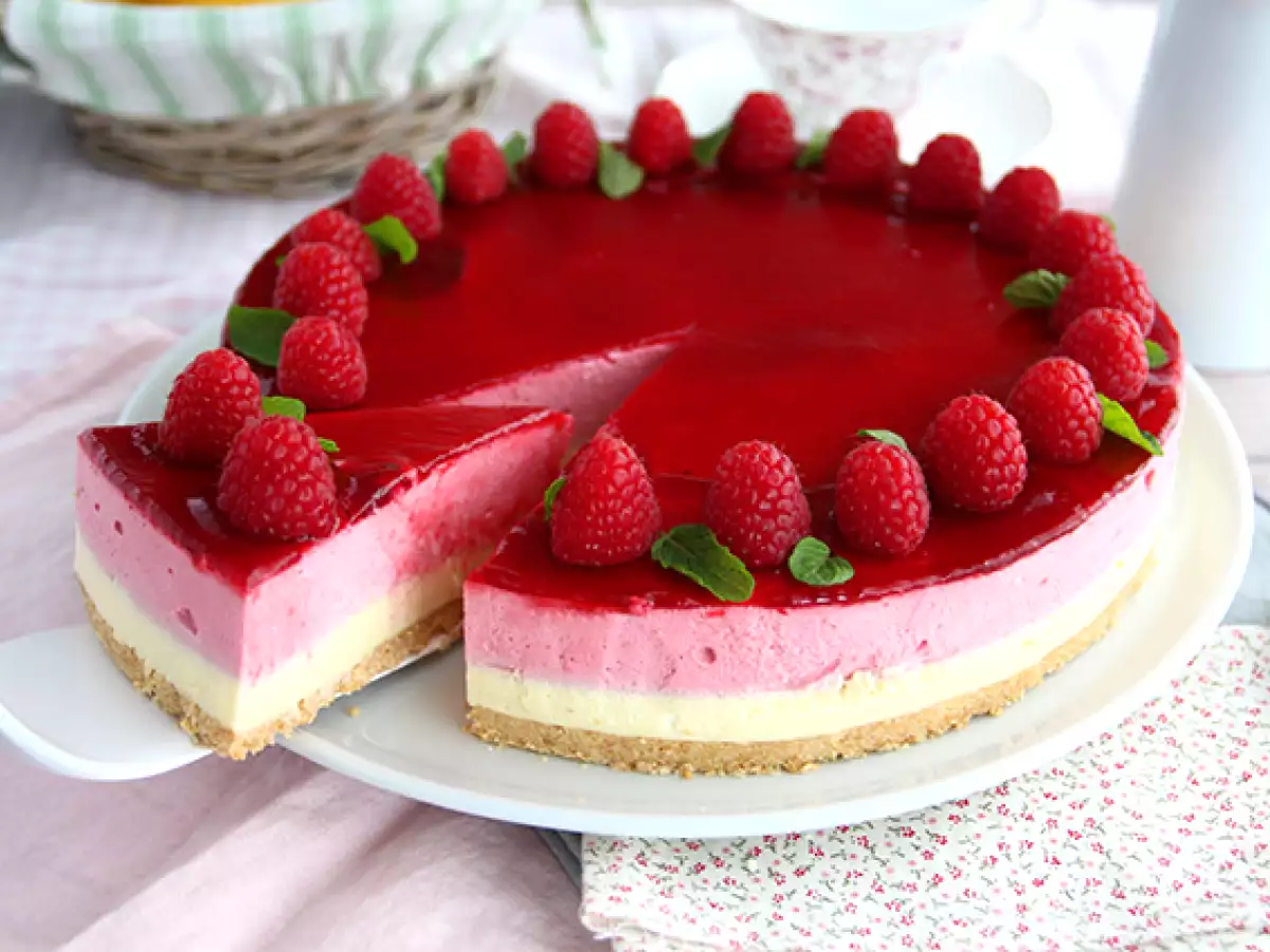 Recept Fehér csokoládés málnás bavarois (lépések és videó)