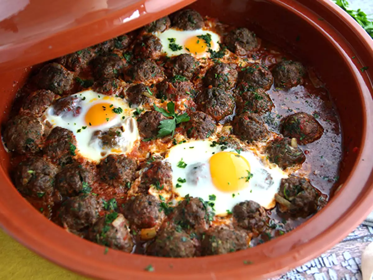 Recept Tajine kefta (darált húsgombócok fűszerekkel és gyógynövényekkel)