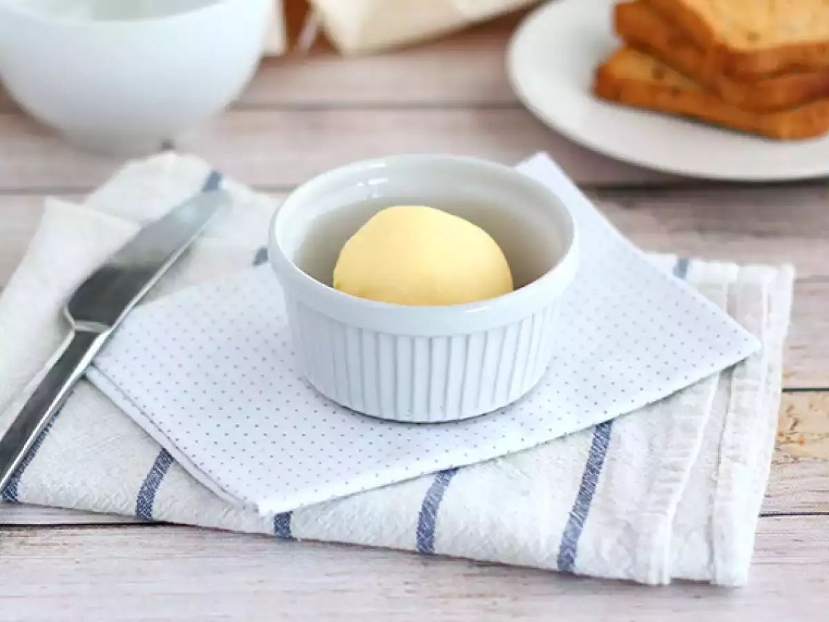 Recept Hogyan készítsek házi vajat?
