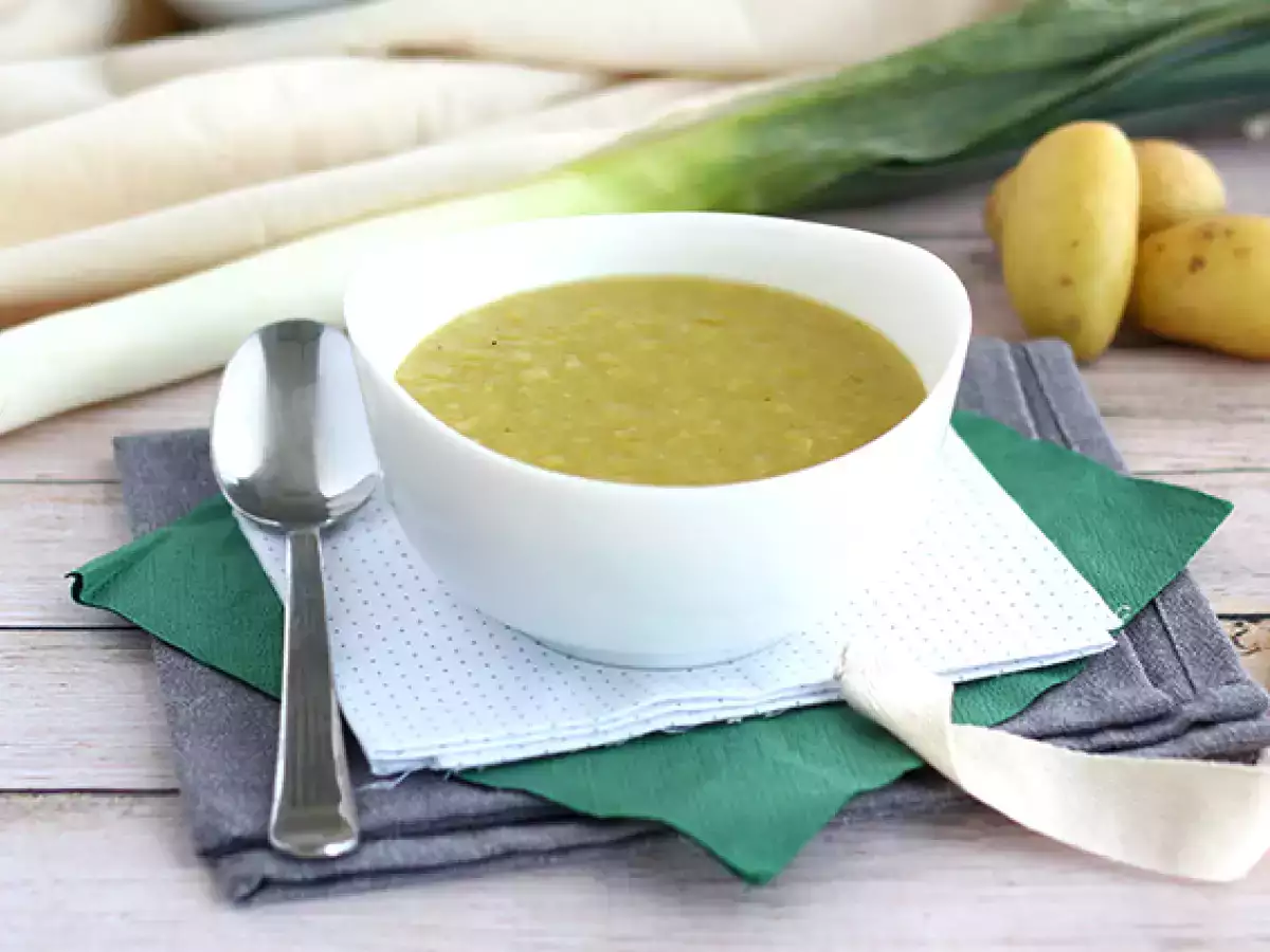 Recept Gyors és egyszerű póréhagyma és burgonyaleves