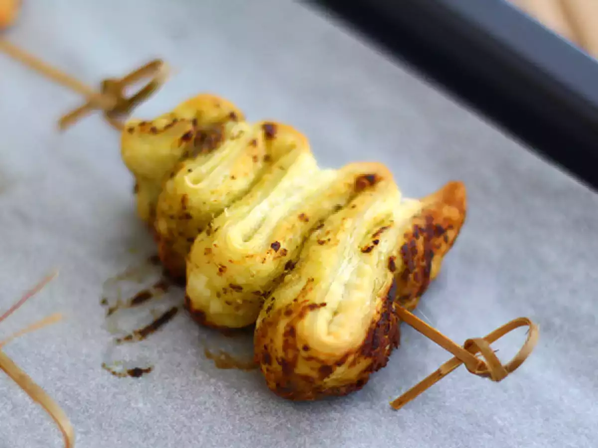 Recept Pestós leveles tészta karácsonyfák karácsonyi aperitifhez