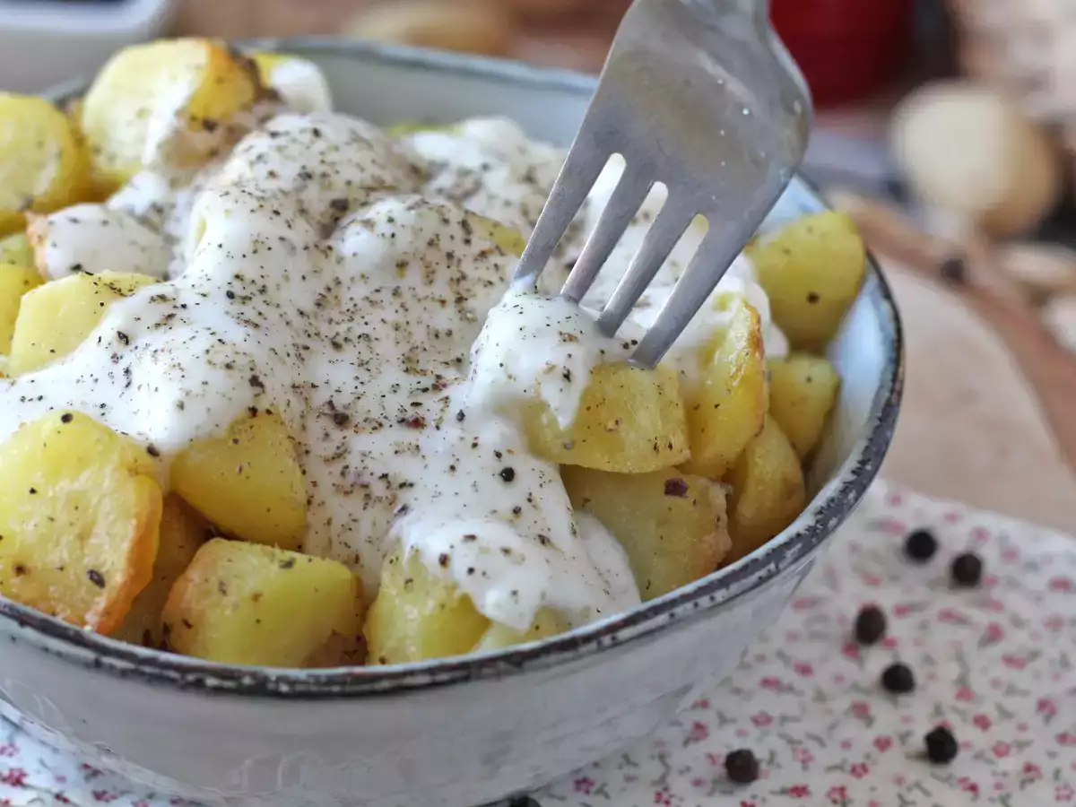 Recept Krémes sült cacio e pepe burgonya: az egyszerű köret, ami mindenkit megőrjít!