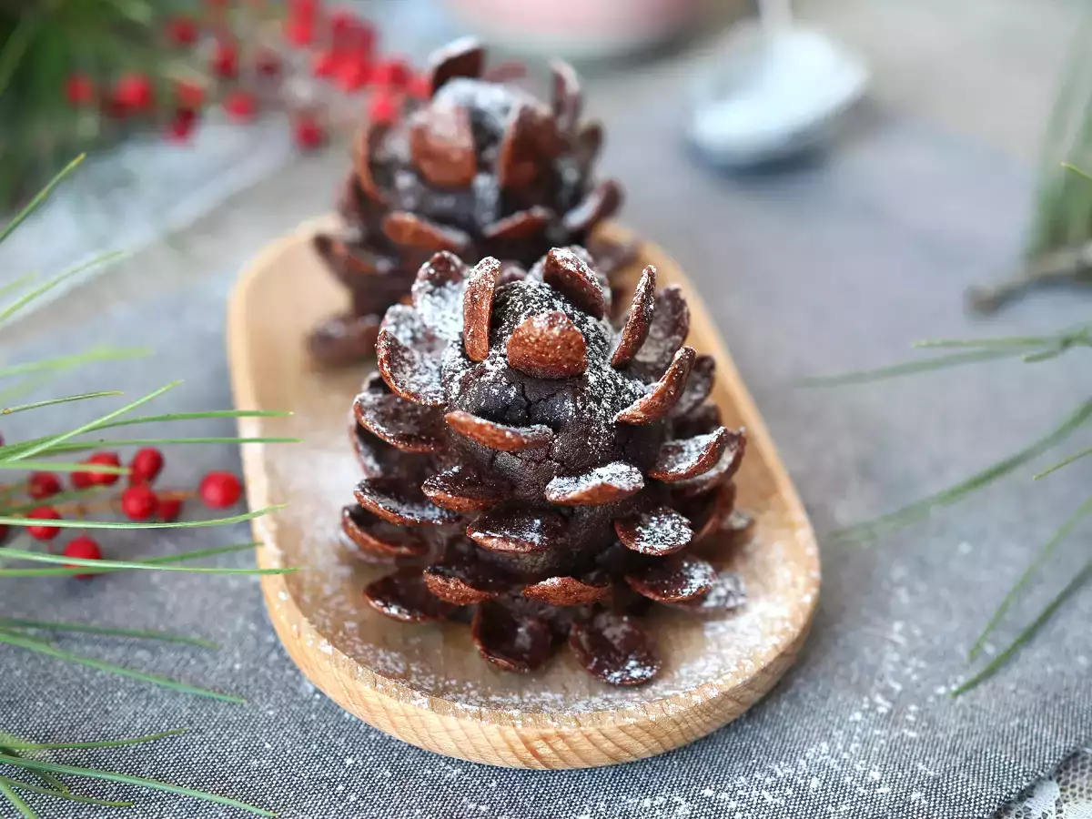 Recept Változtasd a brownie-t csokoládé fenyőtobozzá!