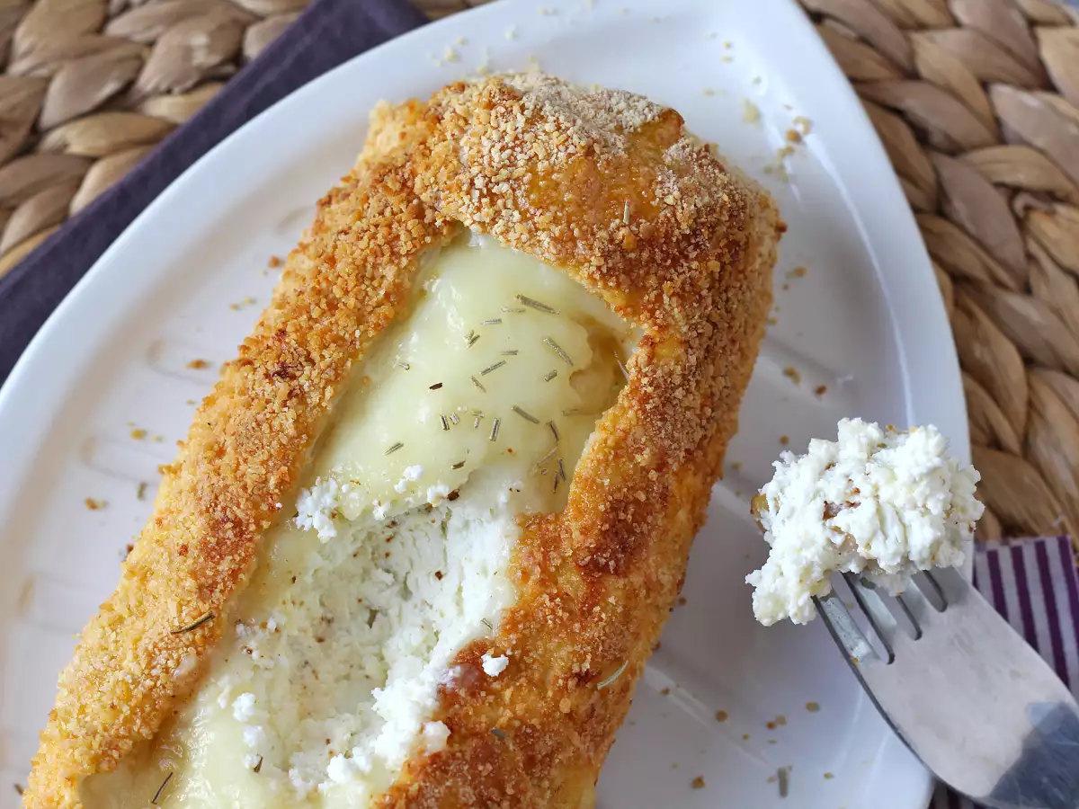 Recept Ropogós, szájban olvadó kecskesajtos rönk air fryerrel panírozva: abszolút kényelem!