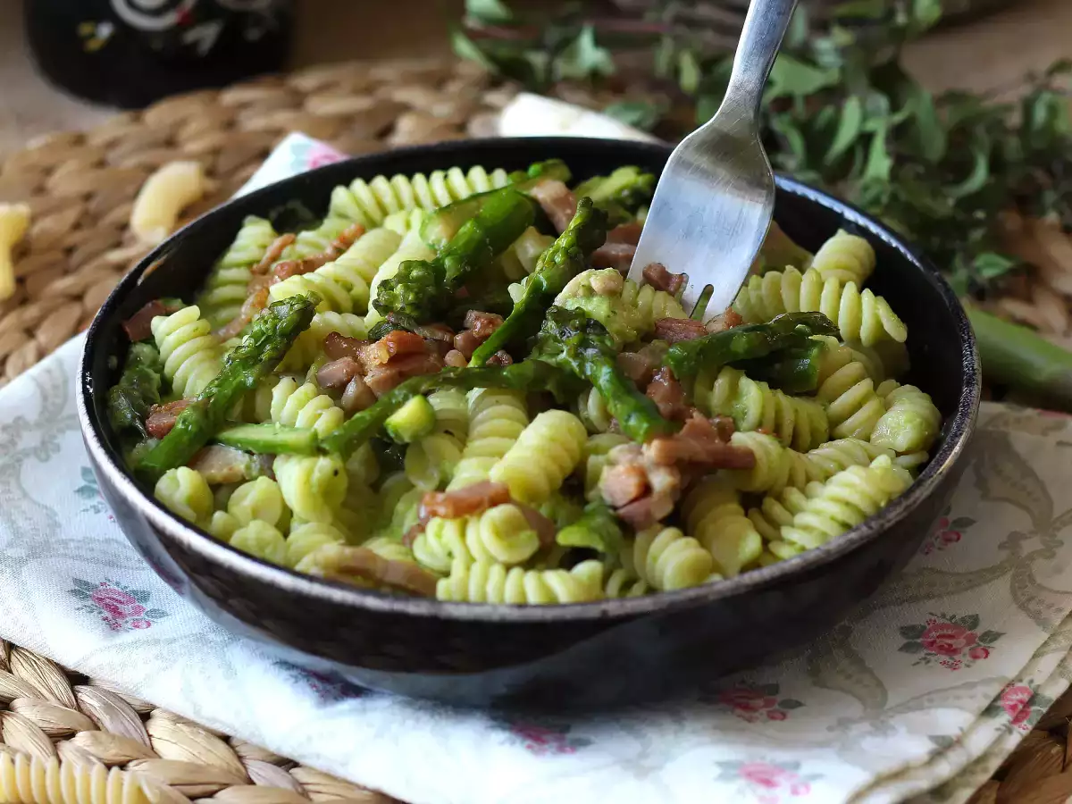 Recept Krémes spárga és szalonna tészta: egyszerű és ízletes recept