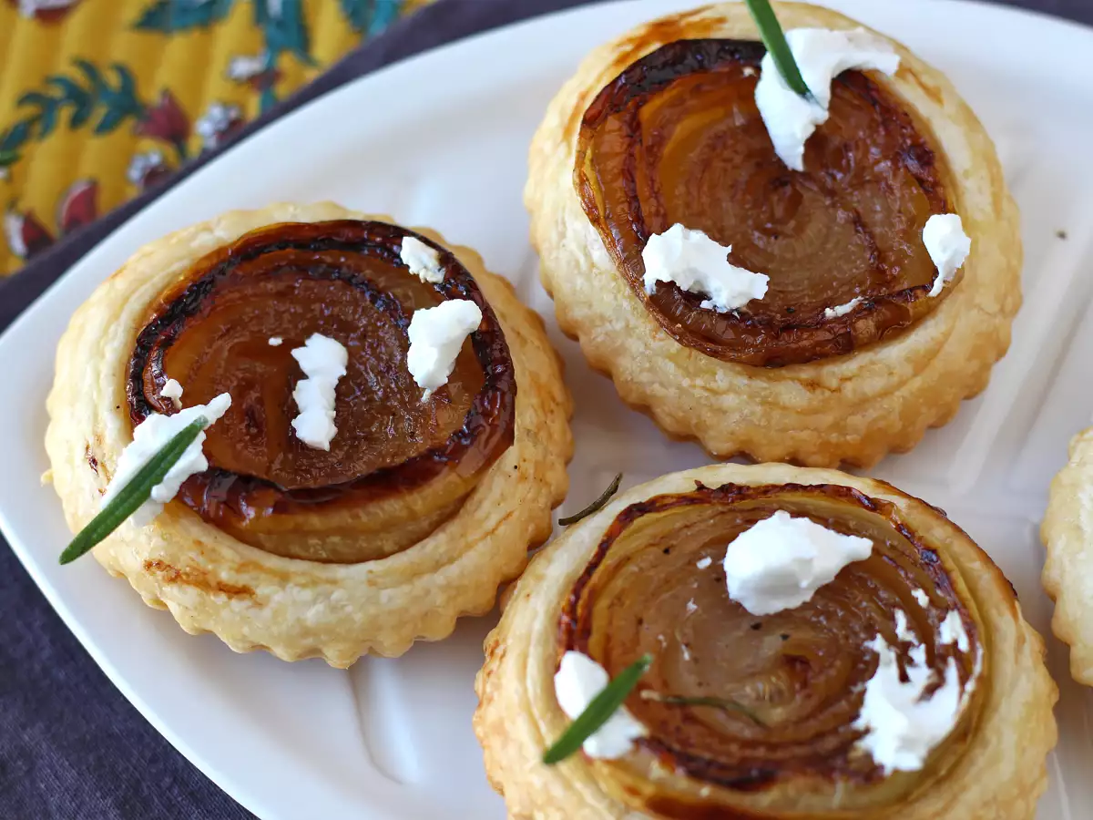 Recept Hagymás lepénykék tatin