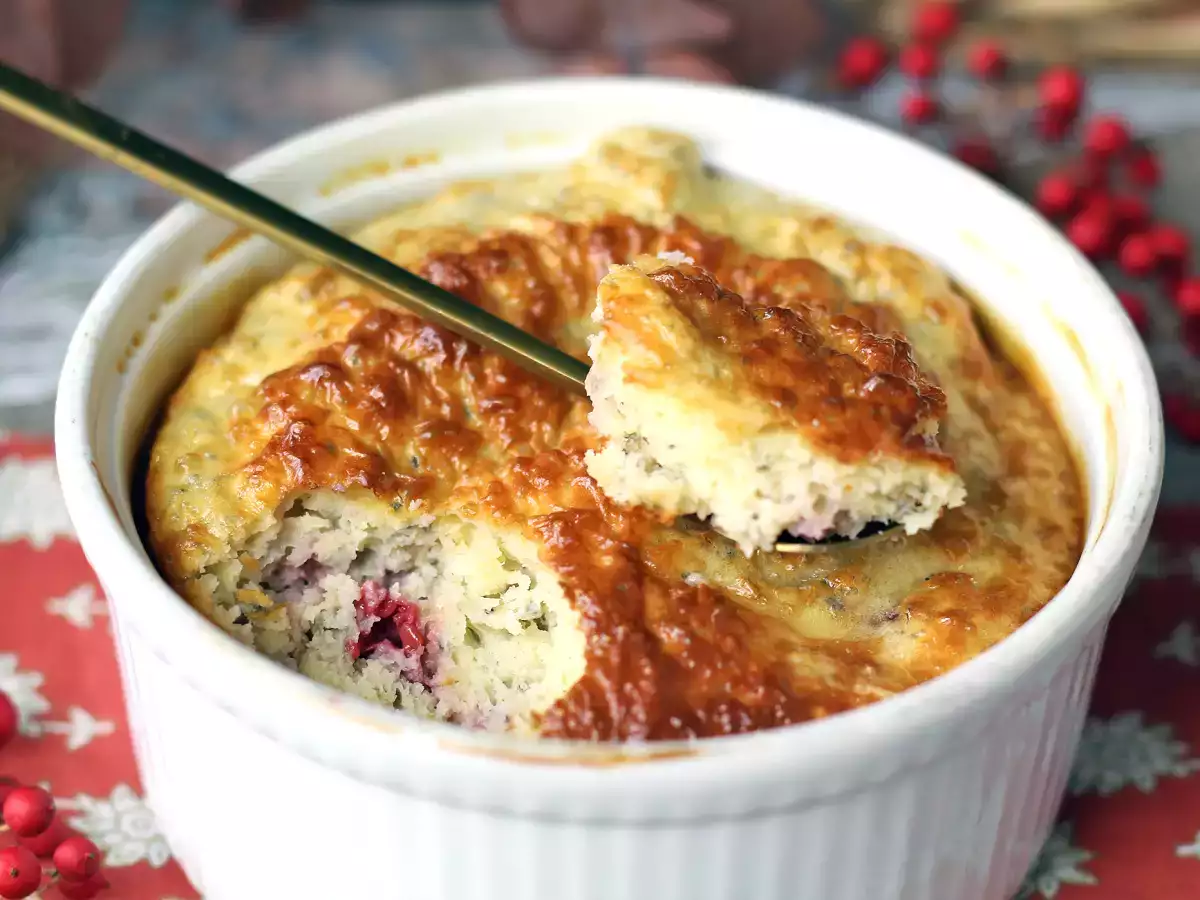 Recept Szuper-egyszerű piros gyümölcs fehérje torta