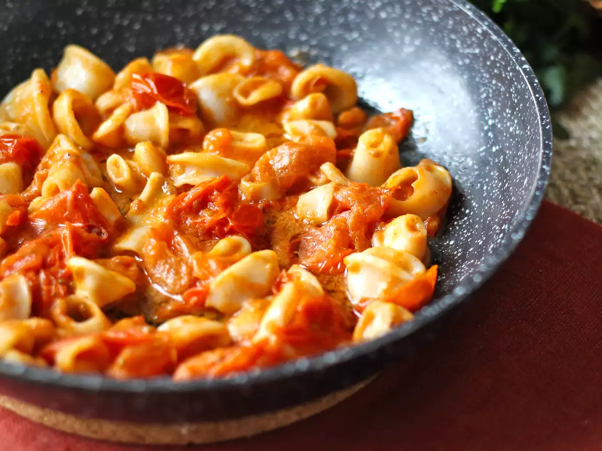 Recept Tintahalmártás: tökéletes fűszer a tésztához