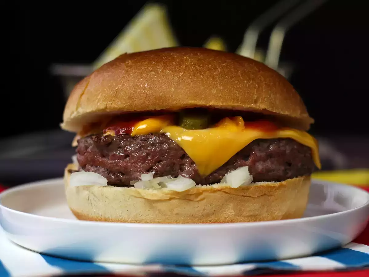 Recept Sajtburger, a híres hamburger, amit mindenki szeret!