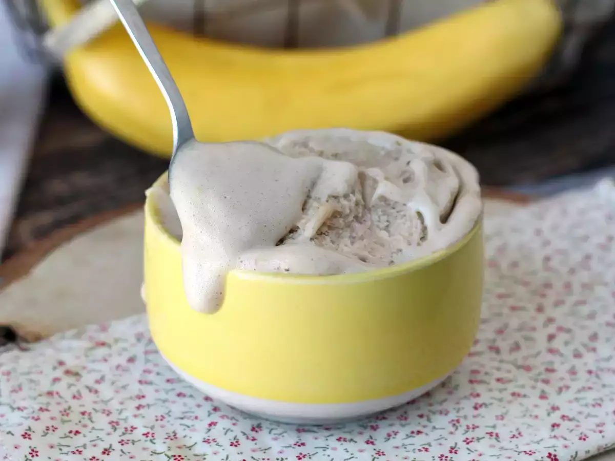 Recept Vaníliás tejsavófagylalt, magas fehérjetartalommal, gyorsan és 3 összetevőből!