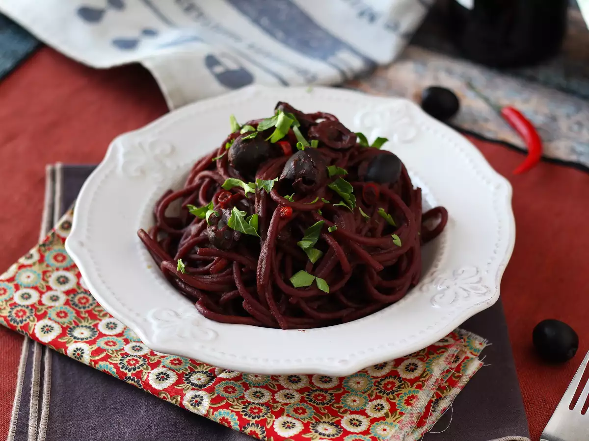 Recept Spaghetti alla fuoco di bacco: vörösboros tészta, hogy valami különlegeset hozzon az asztalra
