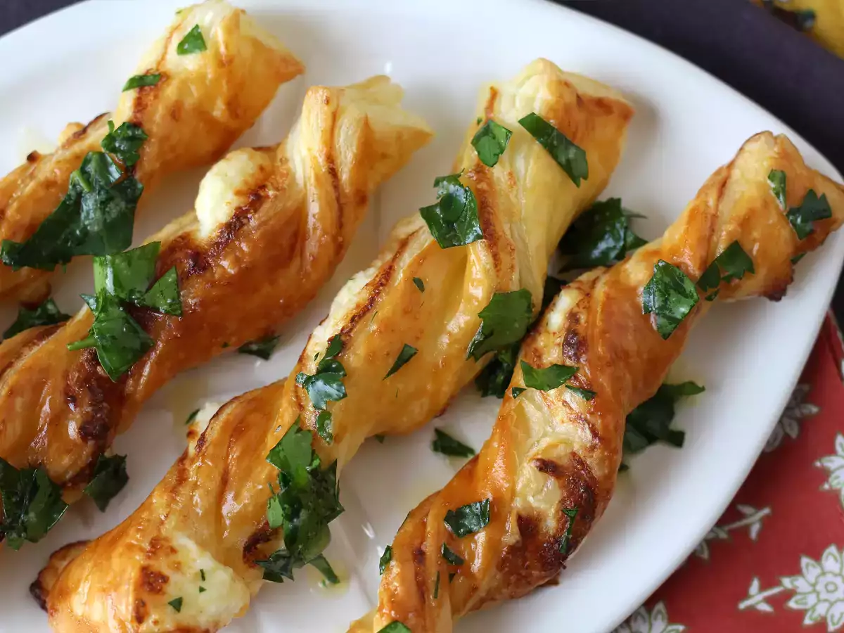 Recept Pelyhes sajtos twistek airfryerrel
