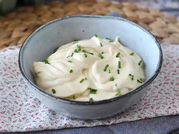 Recept Könnyű majonéz keményre főtt tojással, olaj nélkül! tökéletes, ha nem ehetsz nyers tojást!