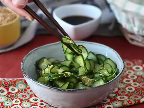 Recept Japán savanyú uborka saláta