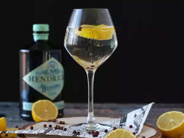 Recept Gin és tonik, az elengedhetetlen aperitifkoktél!
