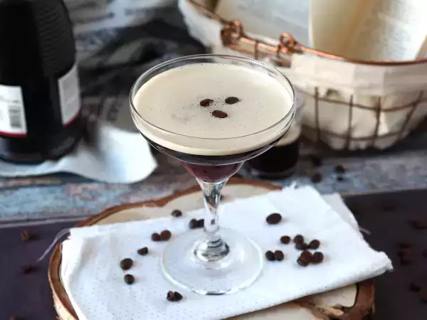 Recept Espresso martini, a tökéletes koktél a kávé szerelmeseinek