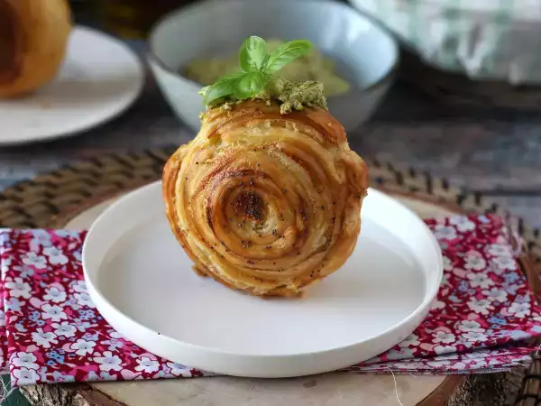 Recept Egyszerű sózott new york-i tekercs pestóval és fromage frais-val 4 összetevővel