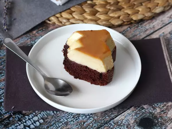 Recept Choco flan, a nedves csokoládétorta és a vaníliás karamellás flan tökéletes kombinációja.