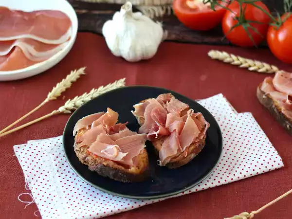 Recept Paradicsomos és serrano sonkás szendvicsek