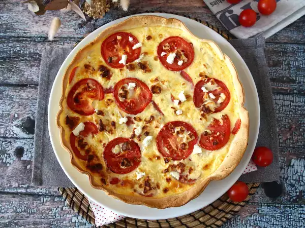 Recept Vegetáriánus paradicsomos-feta quiche, tökéletes piknikre!